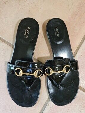 GUCCI Horsebit Patent Thong Sandals